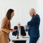 Отчуждение прав на товарный знак: правовые аспекты и сопровождение для предпринимателей в Москве